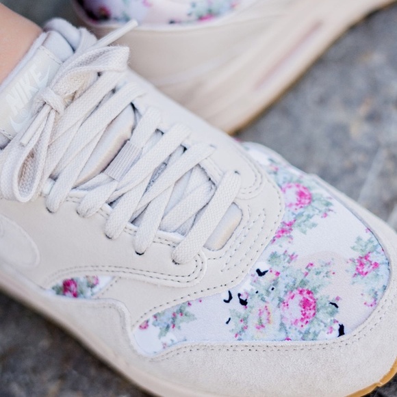 Brand New Nike Air Max 1 Special Edition Floral - Picture 3 of 8